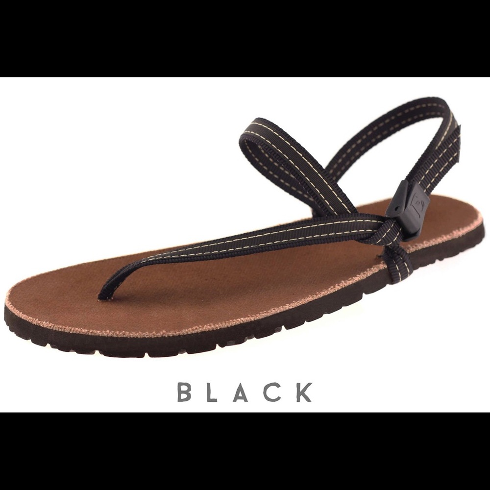 UNOPENED BNWT EARTH RUNNER SANDALS
